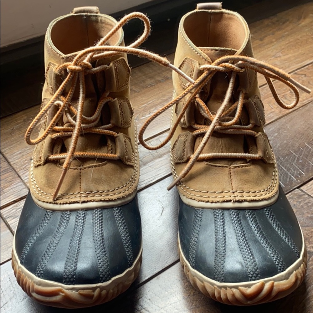 Sorel Out N About size 9